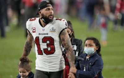 Galveston Native Mike Evans Donates $50,000 to United Way for Storm Relief