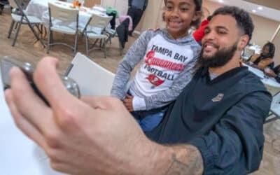 Mike Evans Family Foundation provides meals in Galveston